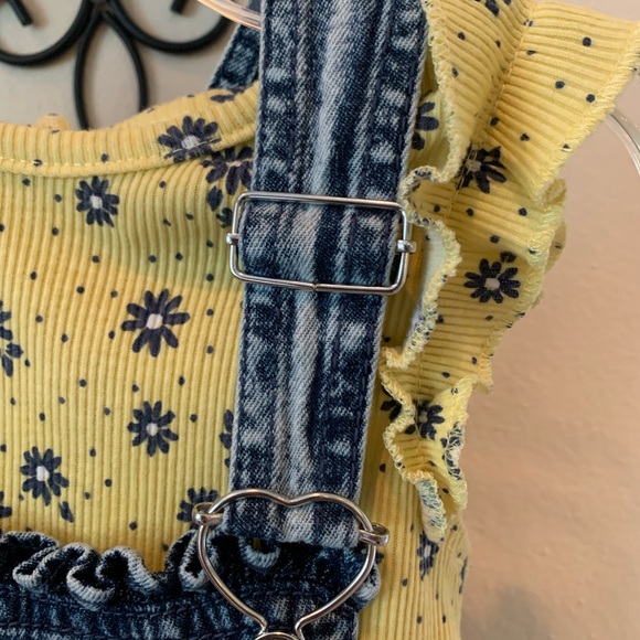 Little Lass “Daisy” overall shorts and tee shirt set , size 6 - Picture 3 of 10